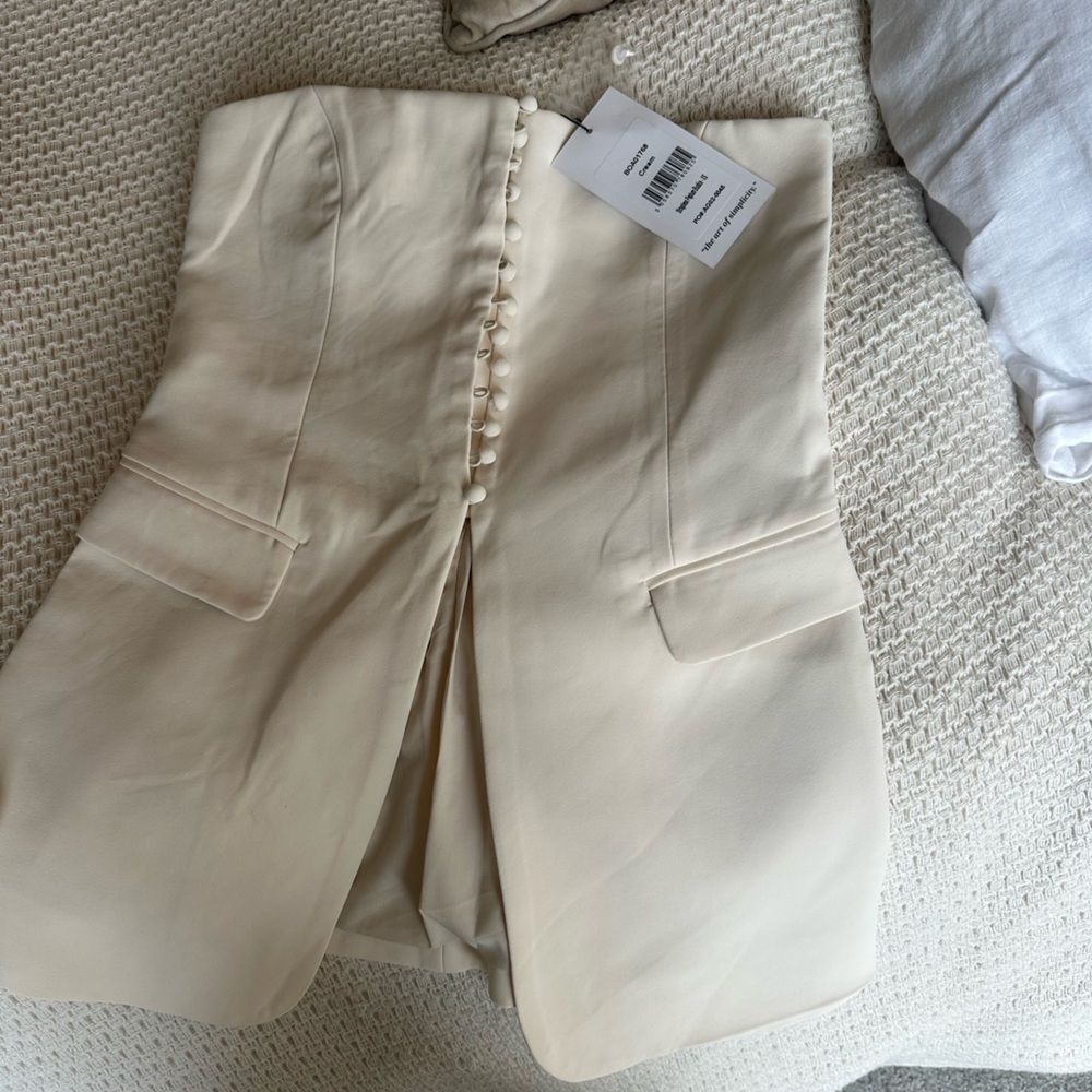 Because of Alice Cream Strapless Buttoned Top